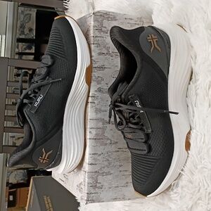 KURU Cloud Atom 2 Women's Black & White Athletic Walking Shoes Plantar Fascitis